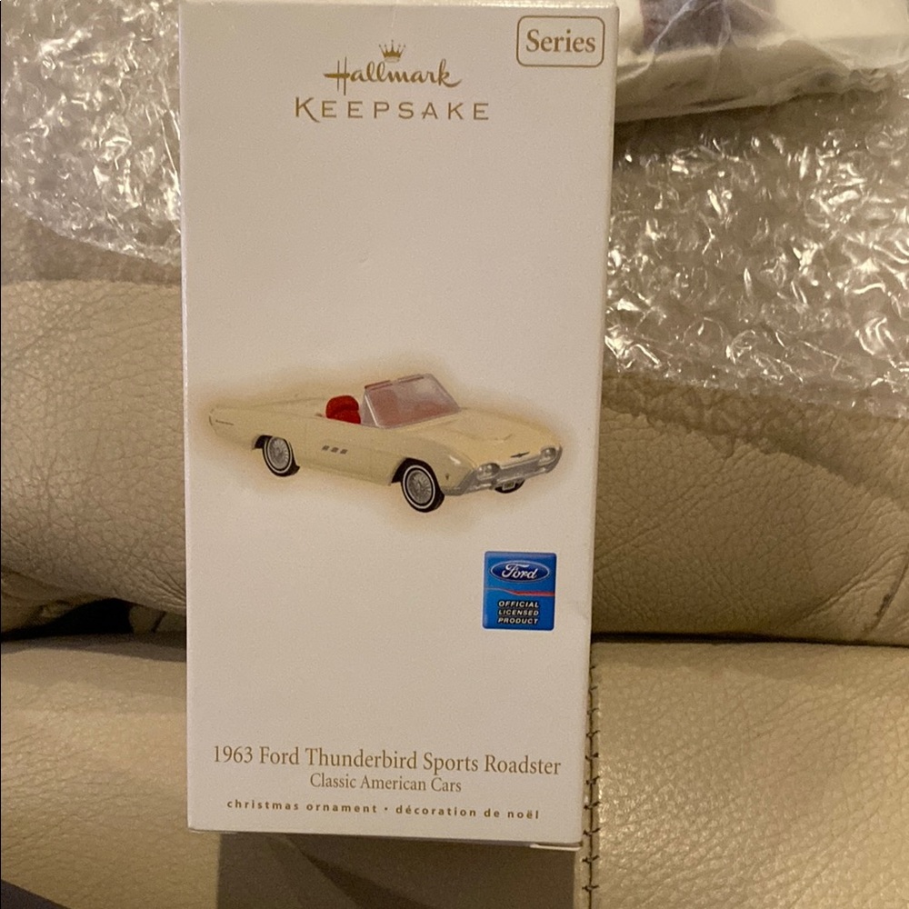 Hallmark Keepsake 1963 Ford Thunderbird Ornament - Cream and Red